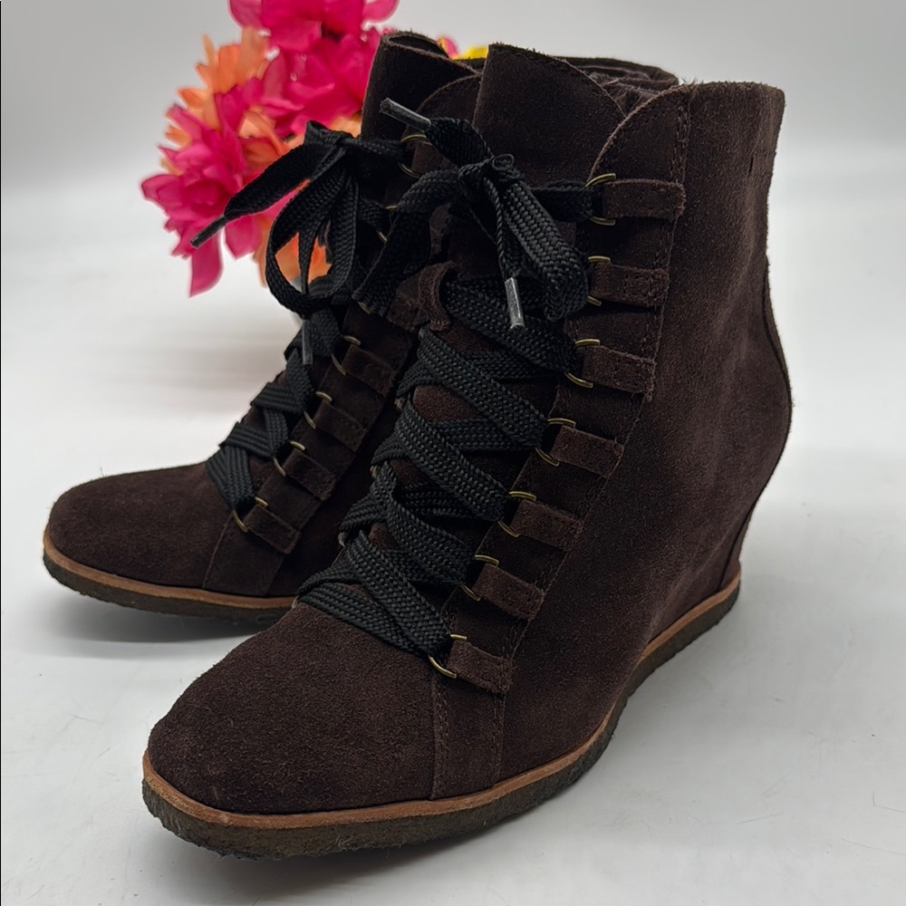Earth Brown Suede Wedge Ankle Boots Size 8.5 MCW8648B